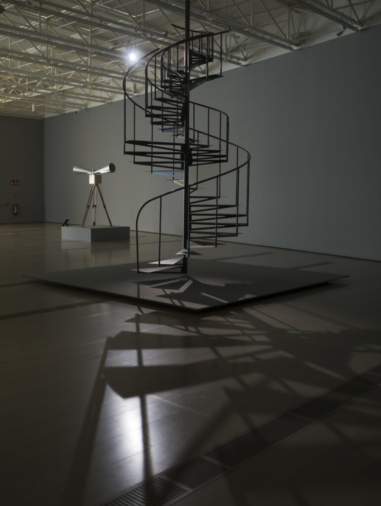 Yuko Mohri. Mi hai rinchiuso in una tomba, mi devi almeno la pace di una tomba, 2018. Fotografia: Belén de Benito