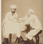 Edgardo Debas. Los pintores Jaime Morera y Agustín Lhardy como cocineros, hacia 1880. Museo Nacional del Prado