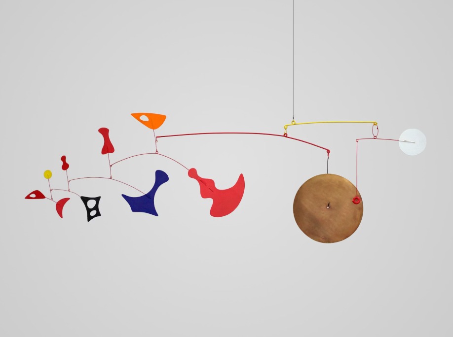 Alessandro Calder. Oggetti dispersi con gong in ottone, 1948. Calder Foundation, New York