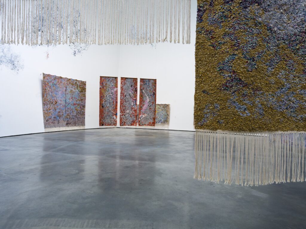 Sul posto: Igshaan Adams. Guggenheim Museum Bilbao, 2026. Per gentile concessione dell'artista, Thomas Dane Gallery e progetti vuoti