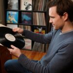Dimentica il vinile: questo formato dimenticato degli anni 80 sta tornando alla grande tra i collezionisti