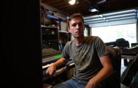 Ha registrato questo brano da solo nel suo garage: dieci anni dopo vive grazie alle sue royalty