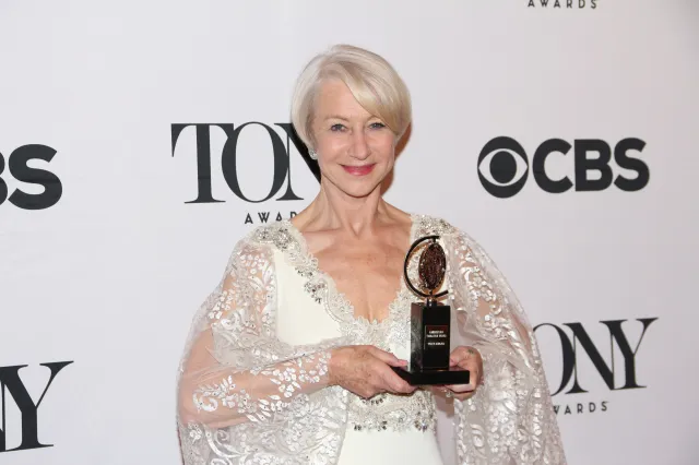 Onorificenze di compleanno: Helen Mirren, Malorie Blackman, Dexter Fletcher e altri premiati