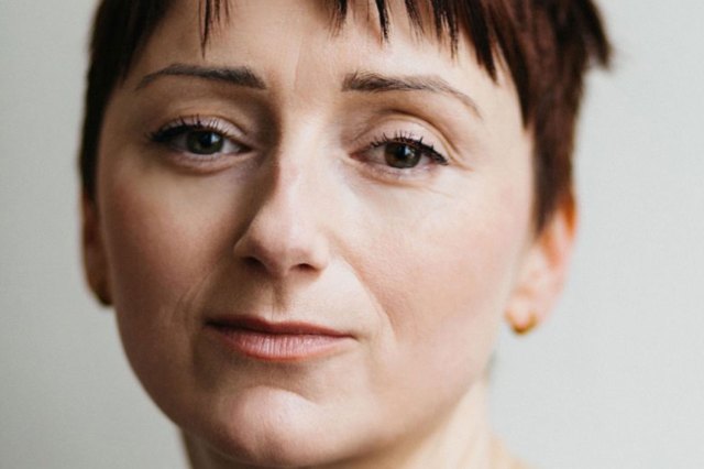 Jodie McNee sostituisce Sinéad Matthews nello spettacolo Ilford Boy del Donmar