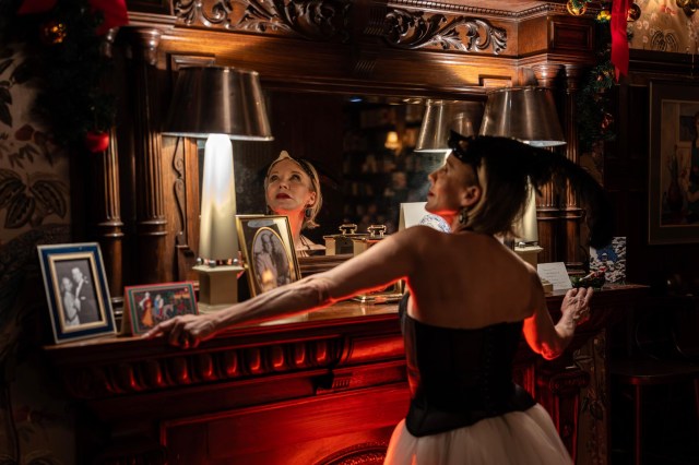 Charlotte d’Amboise (The Swan) photo by Johan Persson