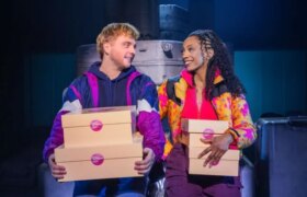 Due Sconosciuti (Portare una torta attraverso New York) annunciano la data di chiusura a Broadway