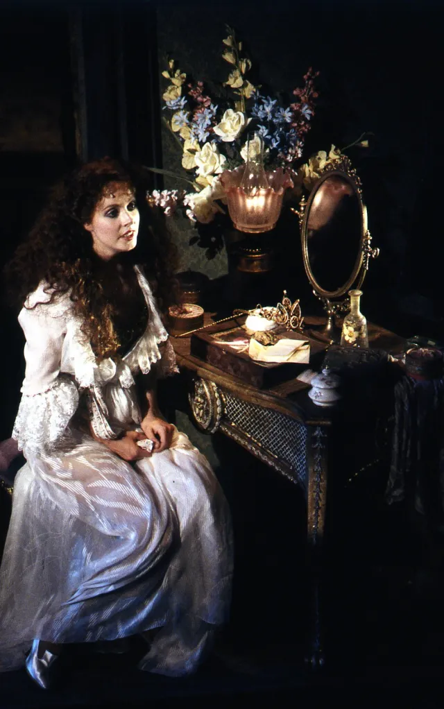 The Phantom of the Opera, Sarah BRIGHTMAN (Christine Daaé), London 1986, Photo by Michael Le Poer Trench, © CML, Ref PHAN.UK.LON.10.86.DR.2 The Phantom of the Opera, Sarah BRIGHTMAN (Christine Daaé), London 1986, Photo by Michael Le Poer Trench, © CML, Ref PHAN.UK.LON.10.86.DR.2