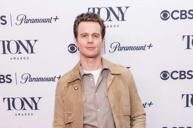 Jonathan Groff torna a Broadway con uno spettacolo da solo l’anno prossimo