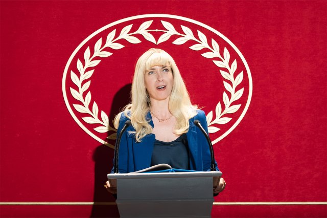Recensione Triumph di Caryl Churchill: una lungimiranza impeccabile nel micro-spettacolo dell'Almeida