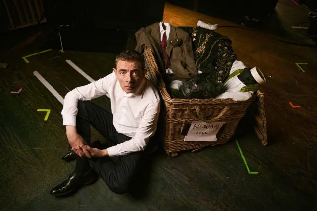 Rowan Atkinson porta un nuovo spettacolo di sketch comici al West End di Londra